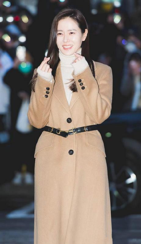 孙艺珍时尚穿搭,漂亮姐姐孙艺珍时尚穿搭减龄气质