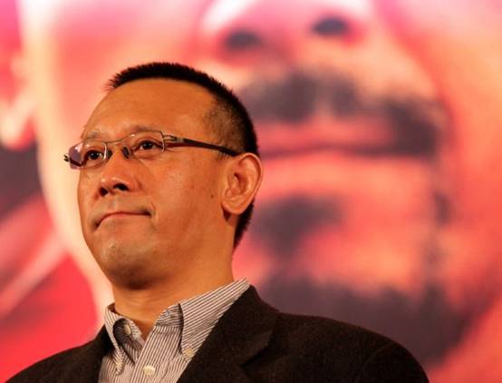 陈国军刘晓庆姜文三人照片,陈国军找姜文谈话