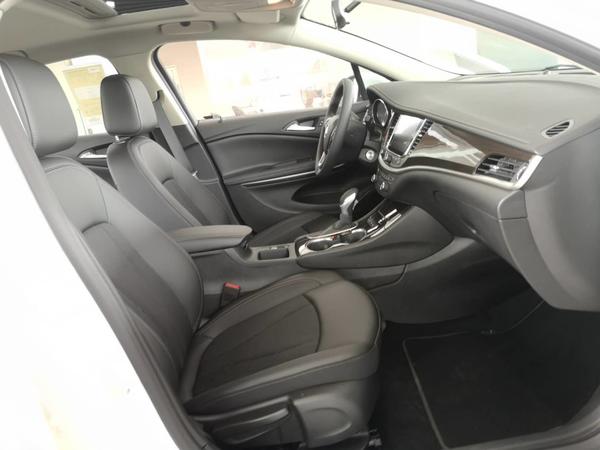 新款别克威朗自动挡低配,4万多的别克威朗手动