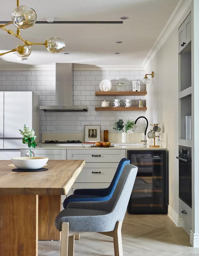 主卧大浴缸衣帽间,独立式浴缸衣帽间