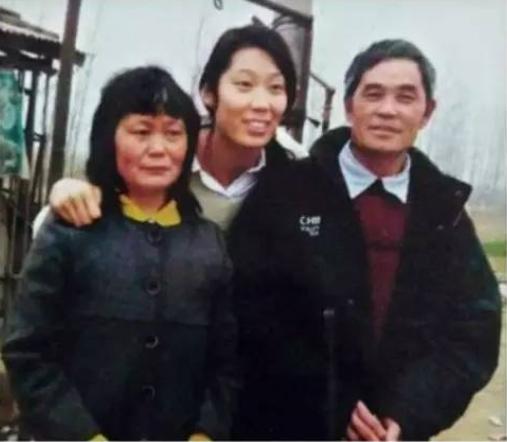 女排朱婷现在近况,朱婷从排球边缘到巅峰的逆袭之路