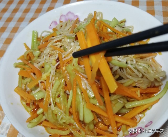 简单好吃的家常菜做法凉拌金针菇,凉拌金针菇美味爽口做法简单好吃