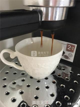 卡布奇诺爱心拉花视频教程,卡布奇诺拉花制作方法