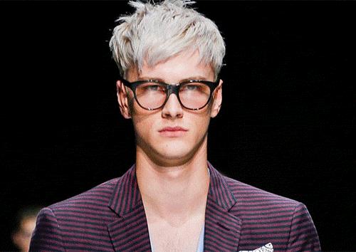 惊人的现象,存在一夜白头的可能性吗