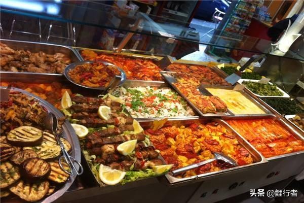 快餐店房租每个月2.5万，营业额每天6500元，能保本吗？