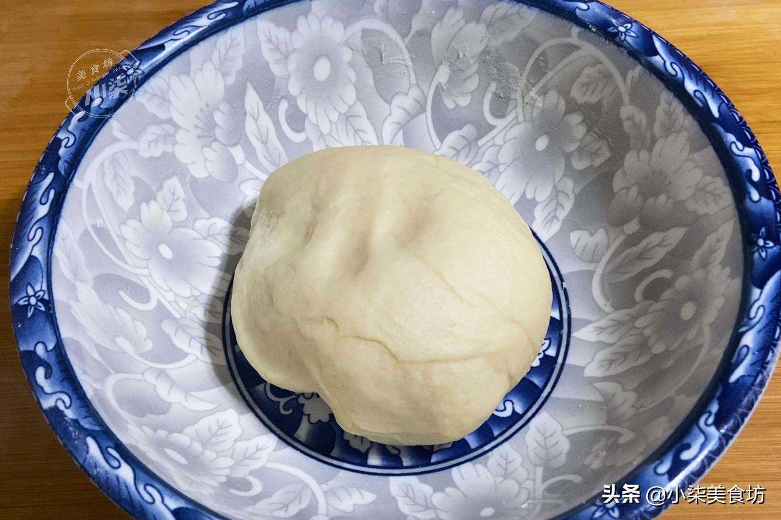 用绿豆做小饼家常配菜的做法,外皮酥软香甜绿豆小饼