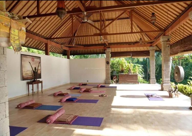 价值880元的瑜伽半年卡免费送，一招锁定500会员，简单赚钱