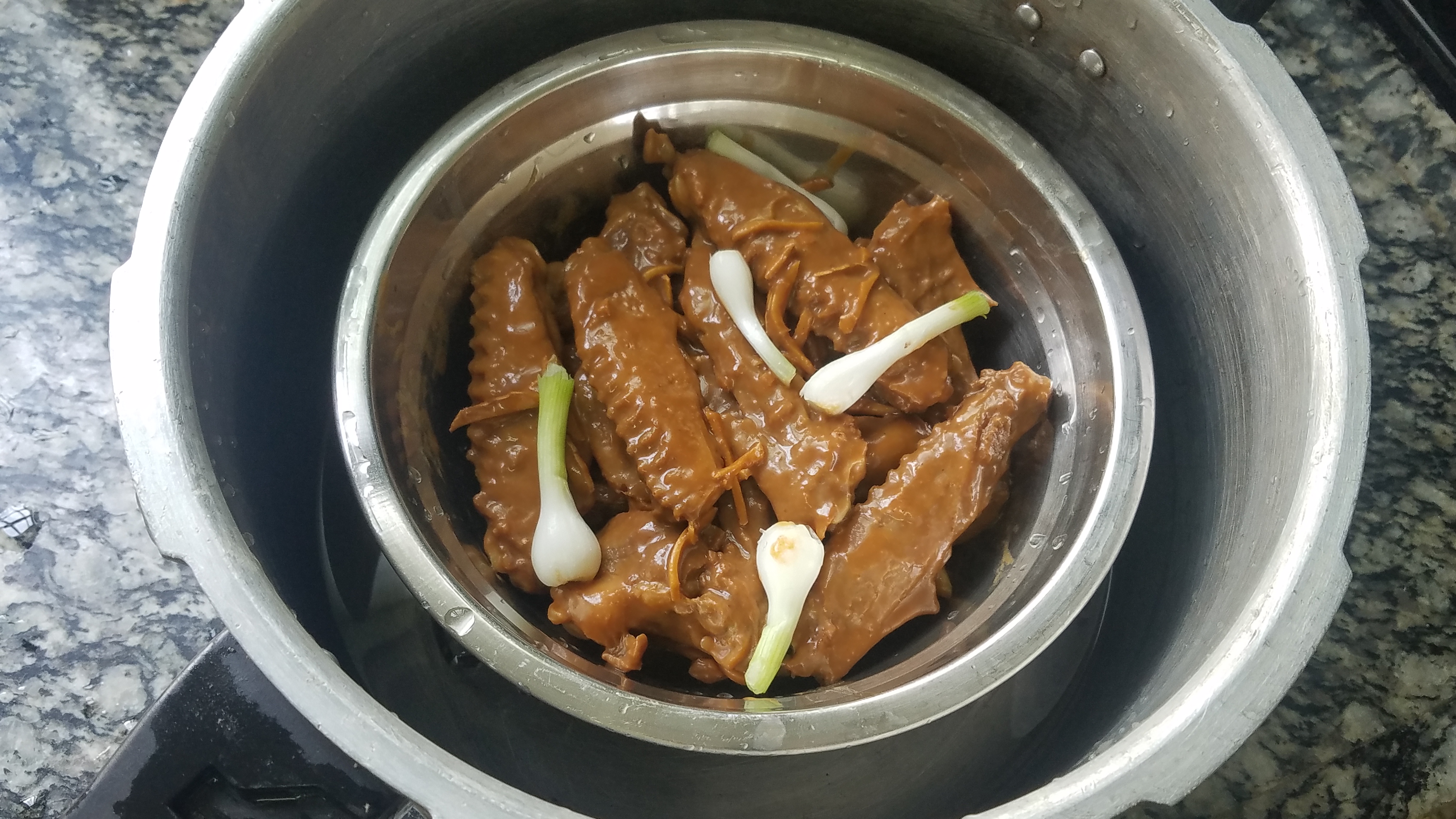 鸭翅中怎么做软烂入味,怎么把鸭翅鸭脚软烂入味