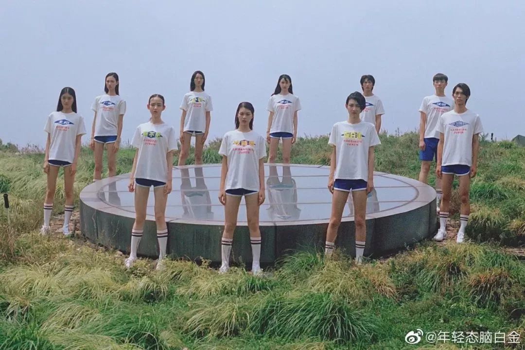 新的脑白金广告,洗脑广告鼻祖脑白金跨界出潮服