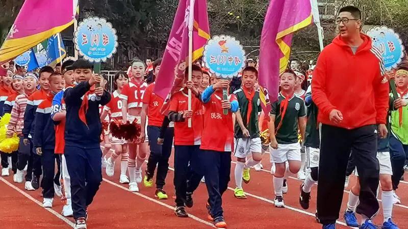长江路小学校园足球节开幕,盘龙区新迎二小艺术节