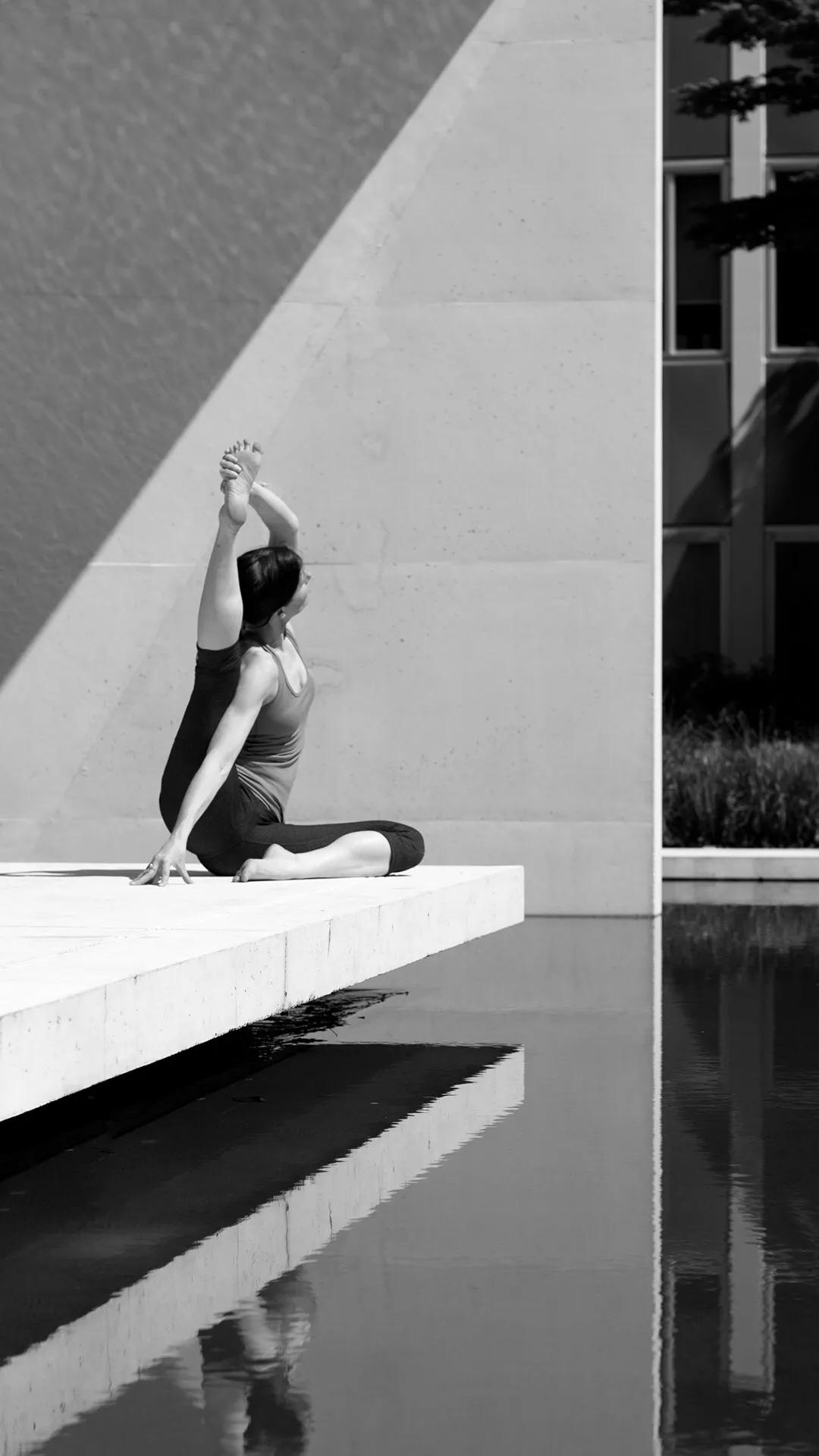 到底什么年龄才是练瑜伽的最佳时期，你现在还是和学习瑜伽吗？