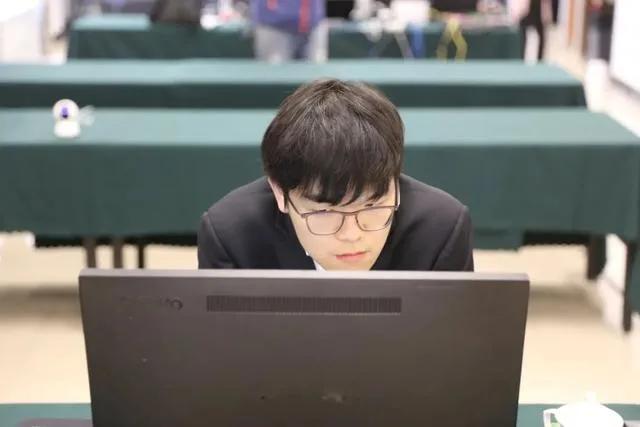 断网，滑标，鼠标失灵，死机，世界大赛连续遭遇尴尬