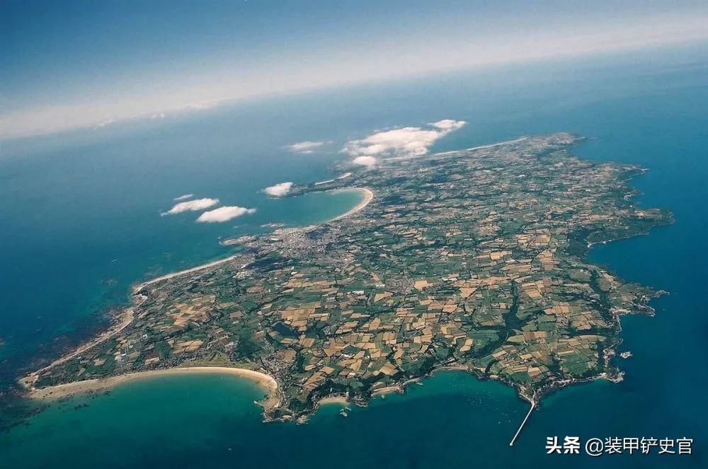 法国飞行员迷航迫降泽西岛，座机被德国人魔改成混血儿