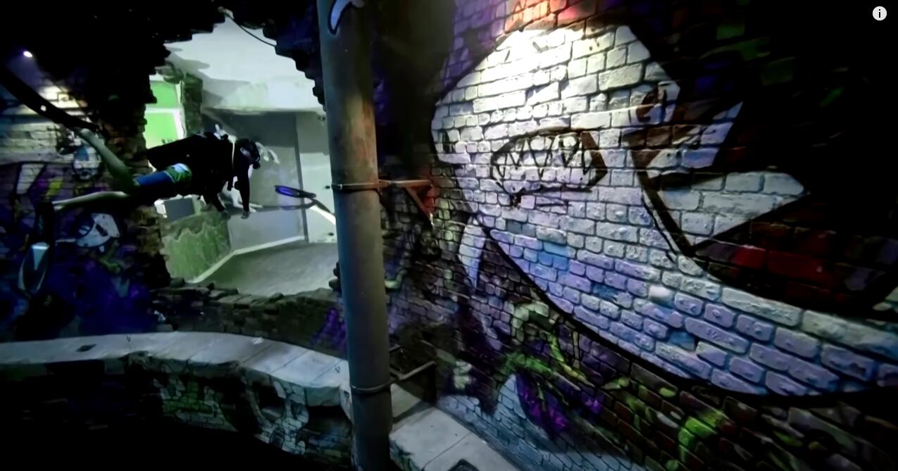 让人灵魂颤抖的潜水池，谁给你勇气往下跳？