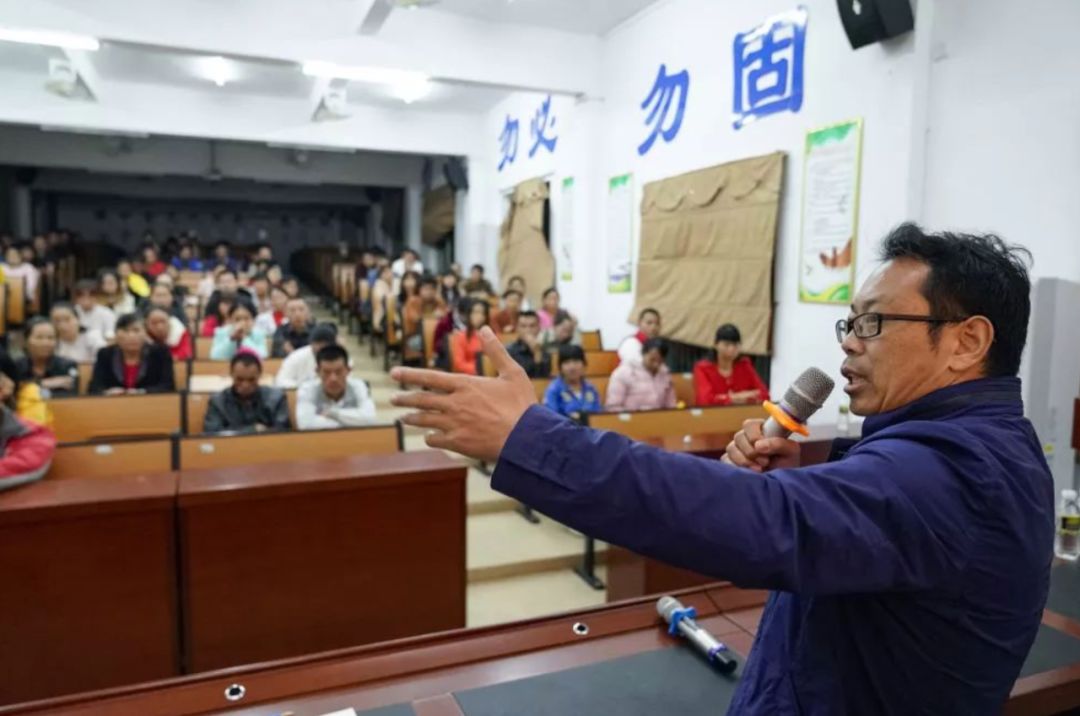 马云的大江湖阿里的双战场