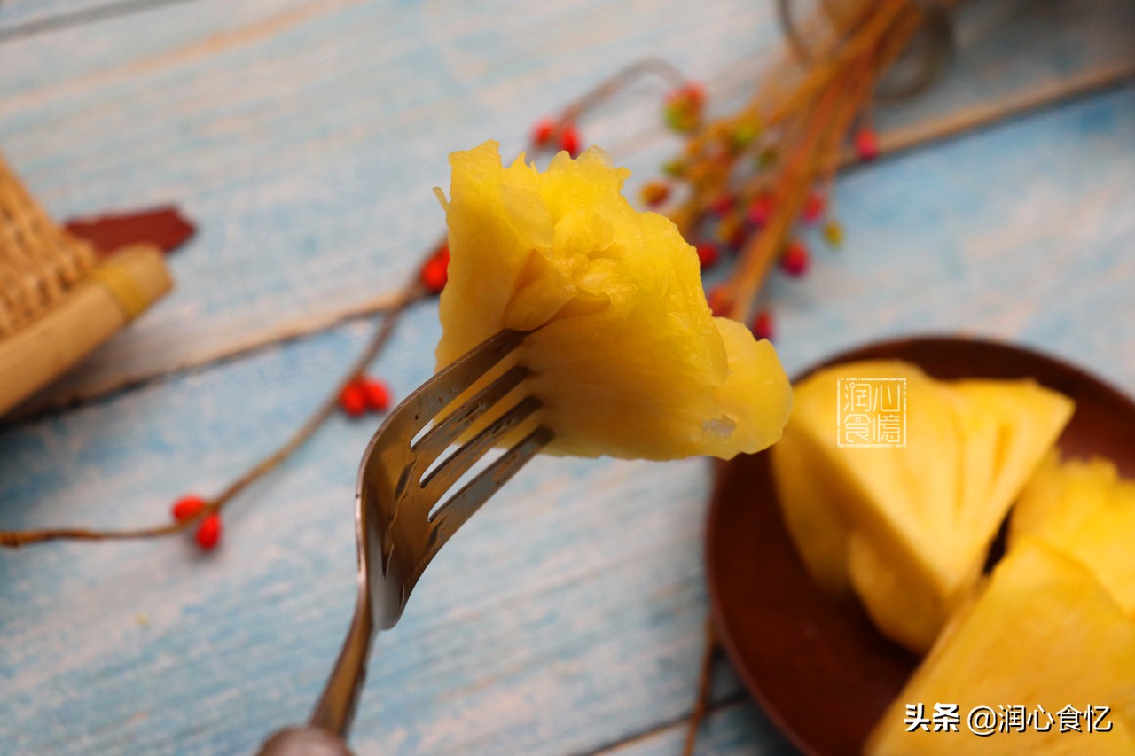 菠萝需要用盐水泡多久才可以吃呢,菠萝是用盐水泡多长时间才可以吃