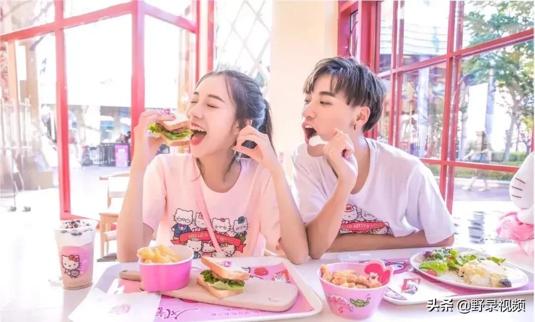 春天来了，这个四月请开启小情侣打卡模式，单身狗们千万不要点