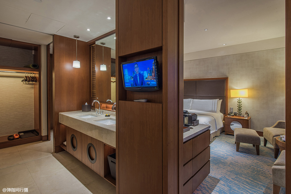 细品光彩琉璃中的东方韵味，澳门旅居的奢雅华贵尽汇于此