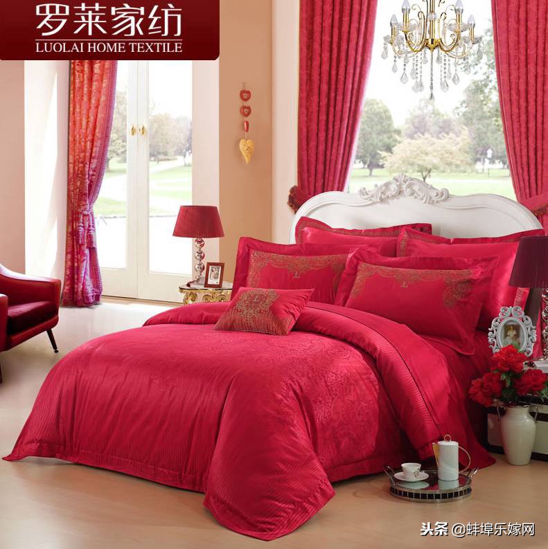结婚时准备四件套还是八件套？中国红到洋气红只有一步之遥