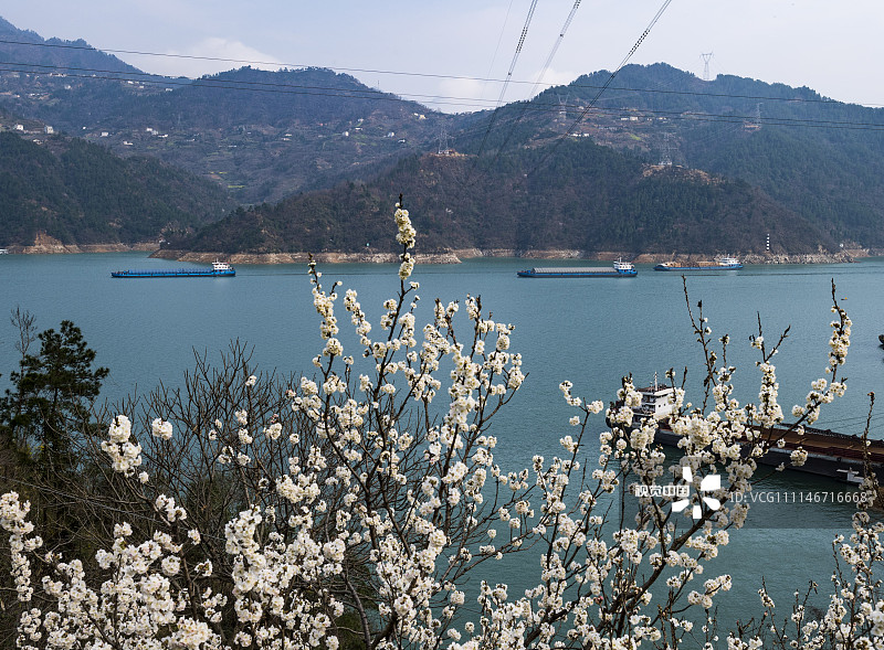 古人七言对联描写春天,诗词对联写春天