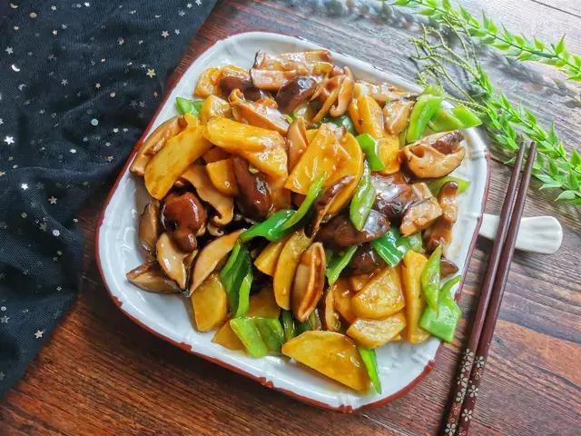 香菇和土豆能做出什么饭没有肉,土豆和香菇做法家常菜