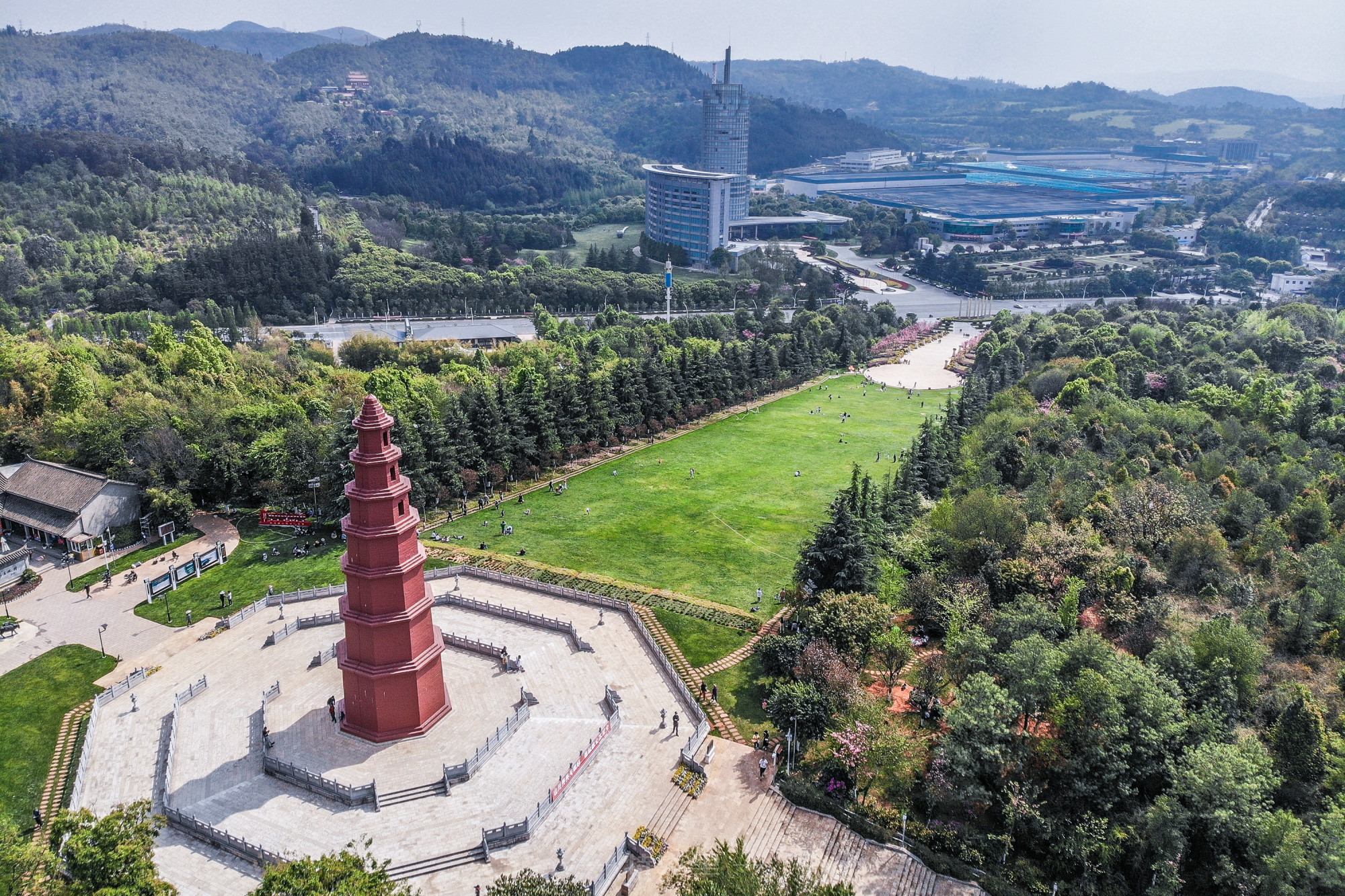 云南玉溪红塔山烟事博物馆拍摄地,云南一座山