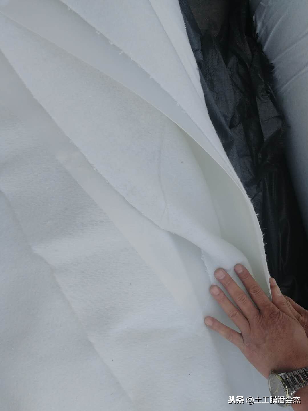 两布一膜防渗土工膜是分离的吗,三布二膜防渗土工膜