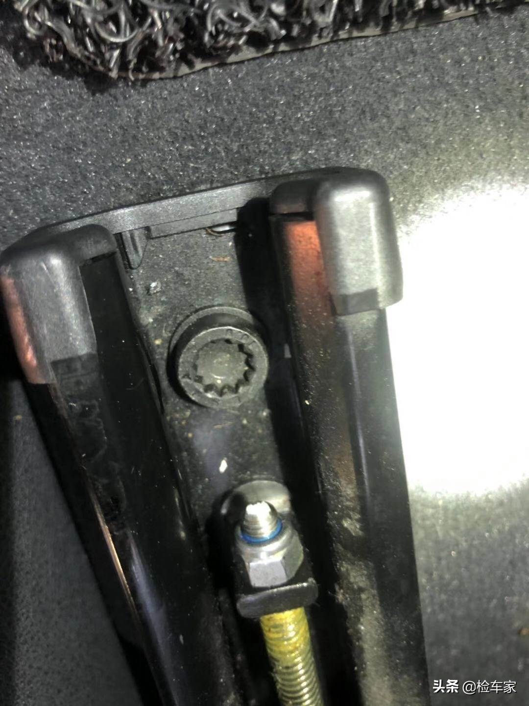 奥迪q514款十四万公里值得买吗,7年奥迪q5二手车多少钱