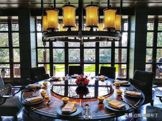 钱包渐瘦人不悔：这家一座难求的杭帮菜，每口都是纸醉金迷的味道