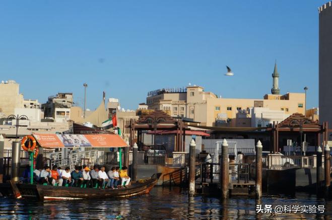 迪拜华人说出实话：传闻都是假的，这里也就相当于我们二三线城市