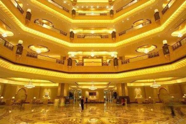 40吨黄金打造世界最豪华8星级酒店,世界十大顶级最贵的酒店
