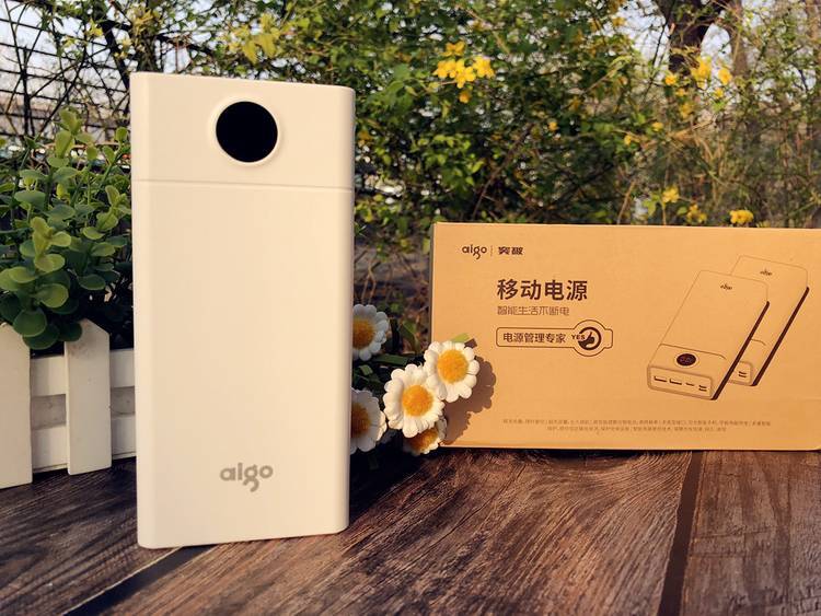 爱国者充电宝20000和30000,爱国者移动电源初次充电