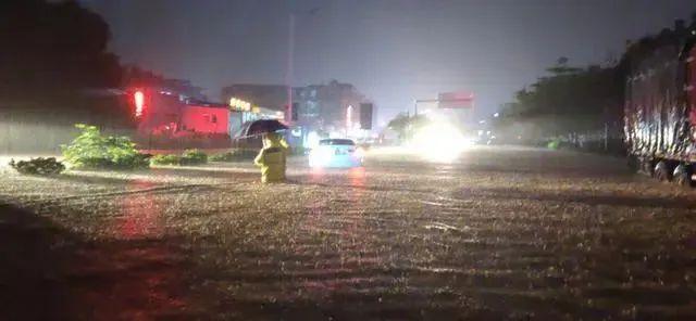 广州特大暴雨百年一遇图片,广州历史罕见大暴雨记录