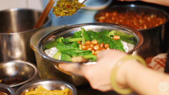 又臭又香螺蛳粉真的很好吃,超臭但超好吃的螺蛳粉