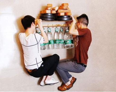 墙钉免打孔怎么弄,免打孔无痕墙钉能留下印记