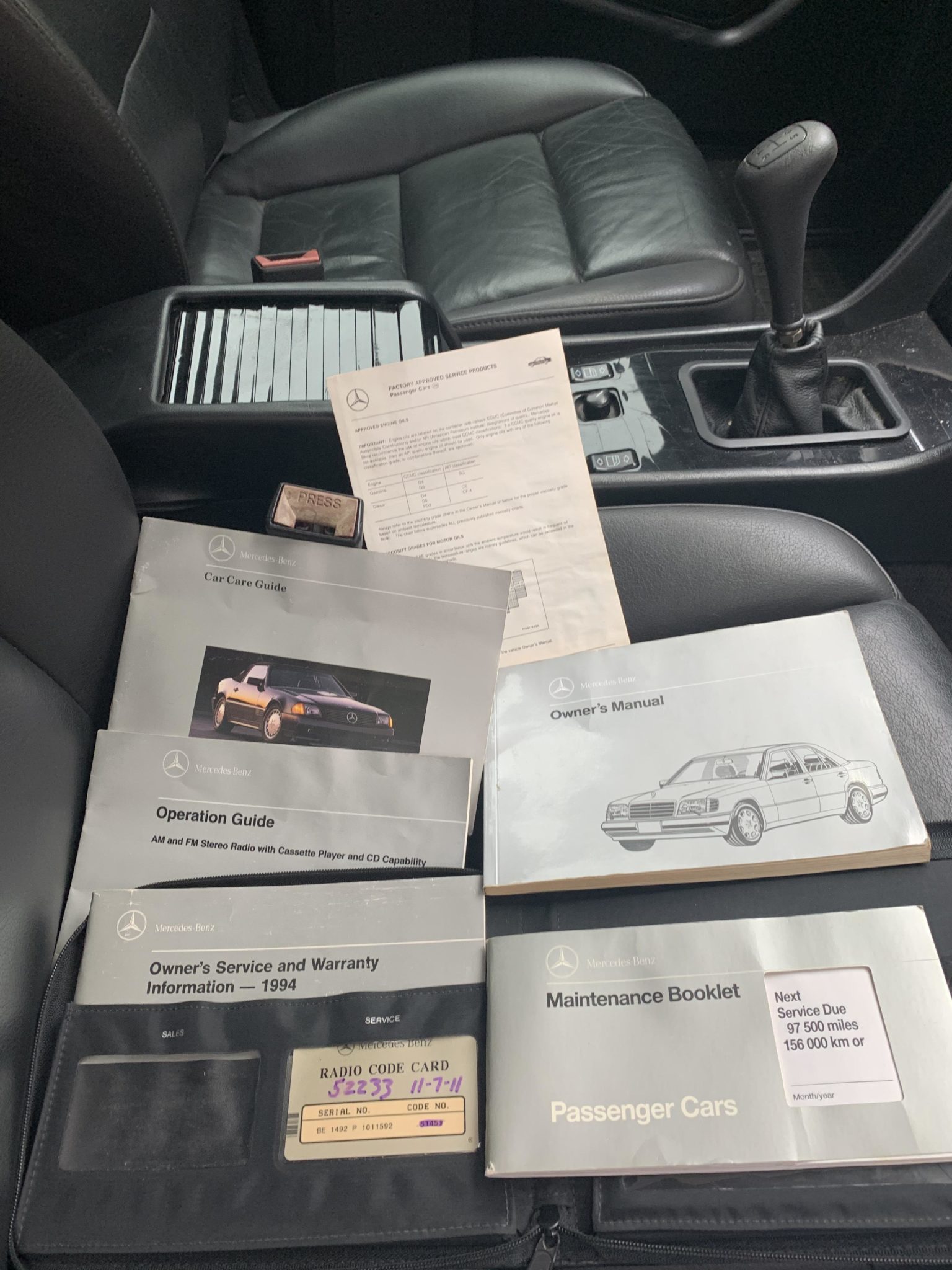 你信么？30年前的“小虎头”奔驰E级，至今还有人念念不忘