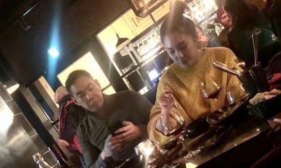 张雨绮现身机场活力十足,张雨绮霸气压轴秀