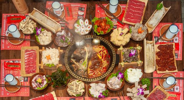 麻辣烫冒菜钵钵鸡串串香,钵钵鸡麻辣烫冒菜区别