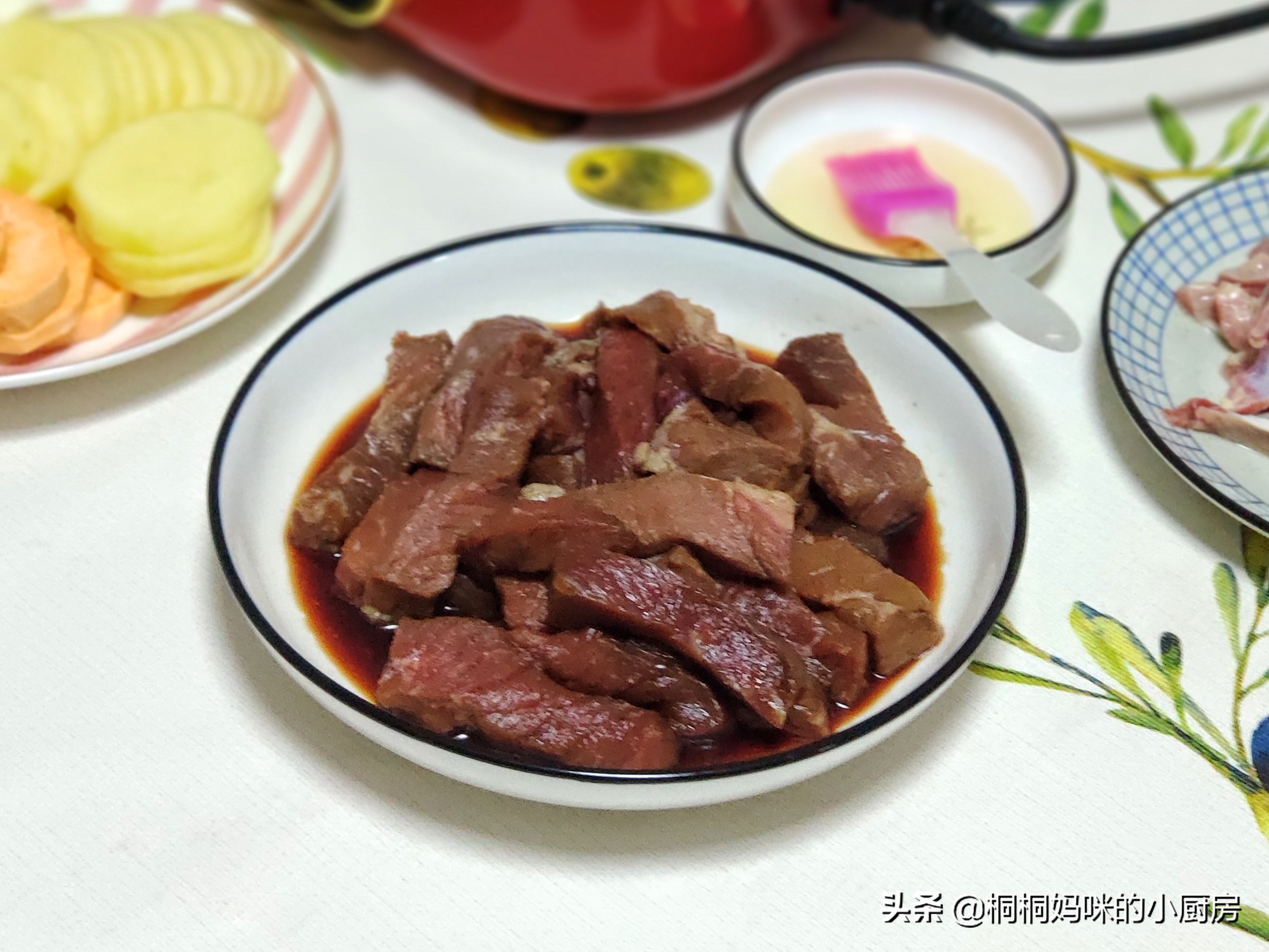 周末尽情享用美食烧烤,周末在家烧烤好吃又好玩