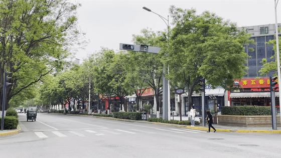 西安6号大院铁锅炖,西安6号院哪个地铁口有吃的