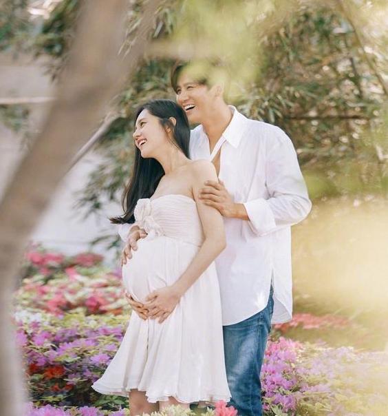 于晓光的经历,于晓光与秋瓷炫的合影