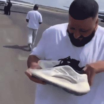 侃爷最新鞋子,侃爷上脚球鞋