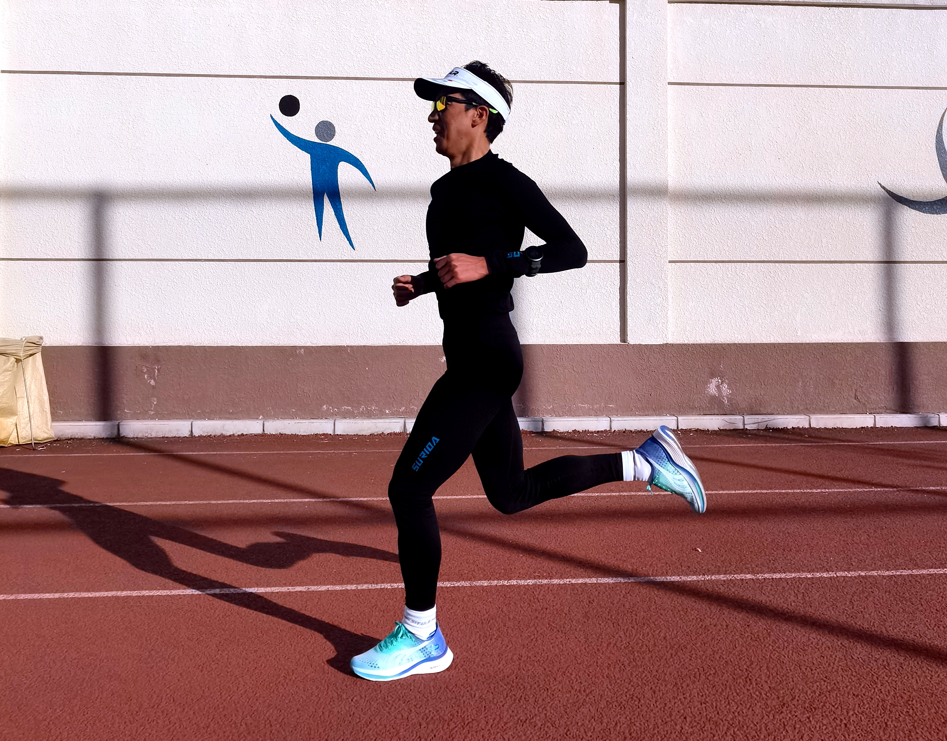 性价比超高保暖又时尚,跑步加绒保暖套装速力达