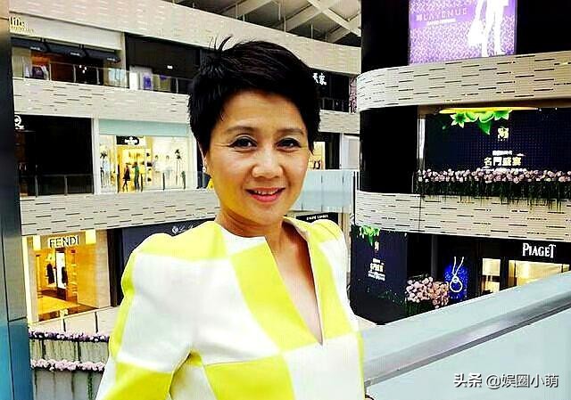 奚梦瑶生产产后照片,奚梦瑶剖腹产后首次亮相