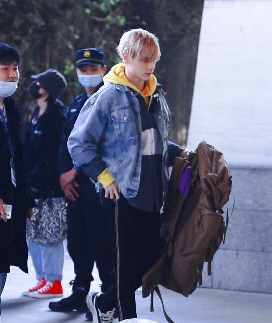 “人间清醒”利路修：拒出道却一夜爆红，火到俄罗斯官方亲自转发