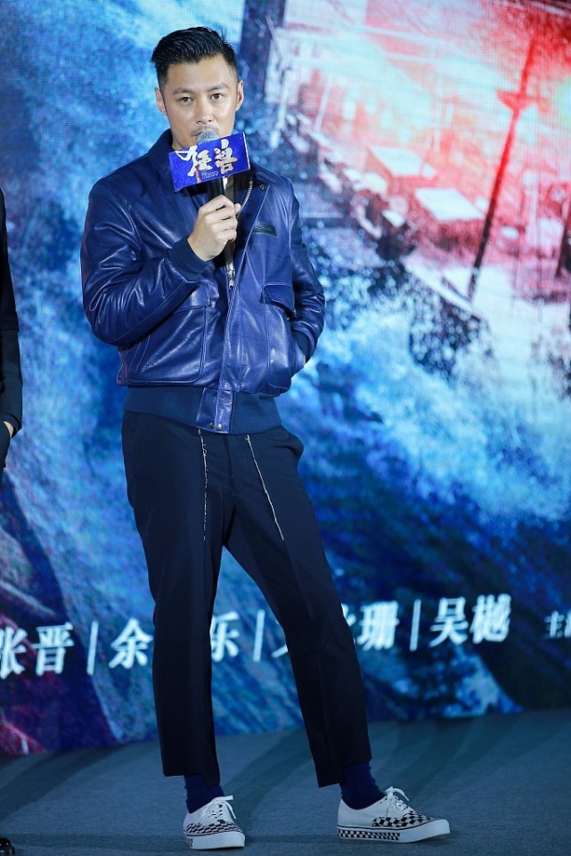 余文乐穿搭春娇与志明,春娇与志明余文乐戴的什么表