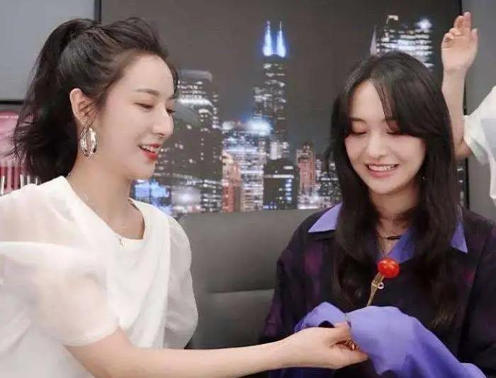 郑爽直播崩溃，娱乐和带货还是要分清界限