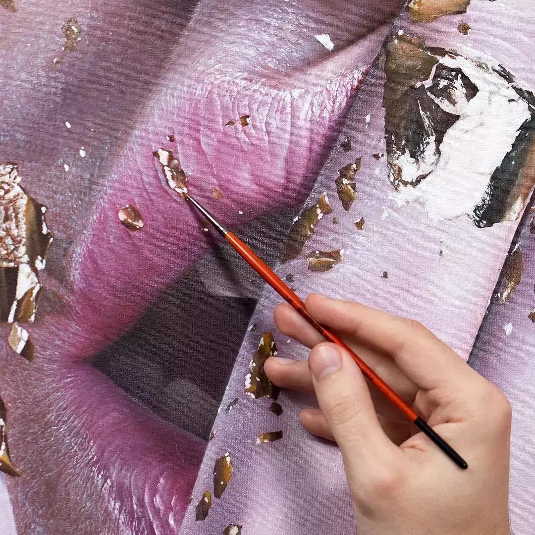 他画了一波美人，笔触精致，活色生香