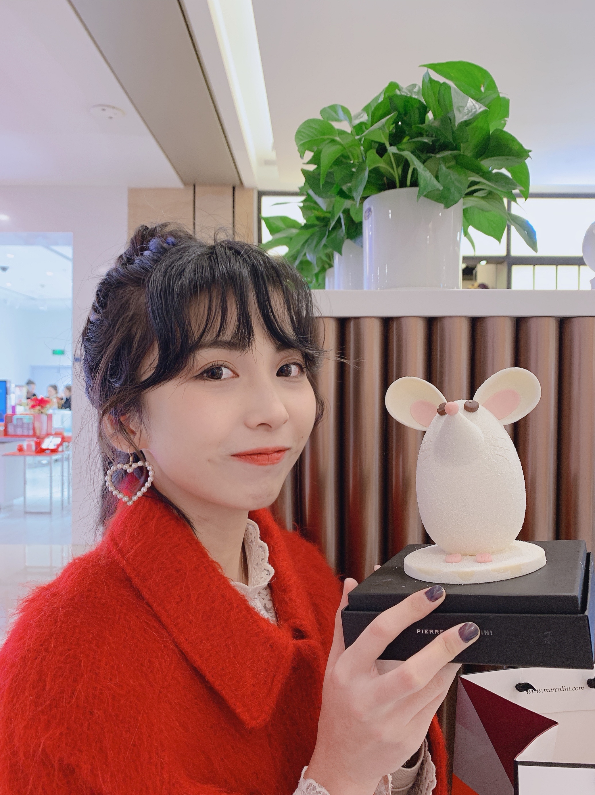 大妈减龄短发2022流行发型,短发减龄大妈发型