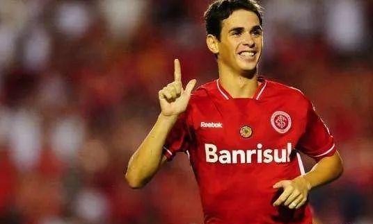 阿根廷为梅西封存10号球衣,奥斯卡足球故事